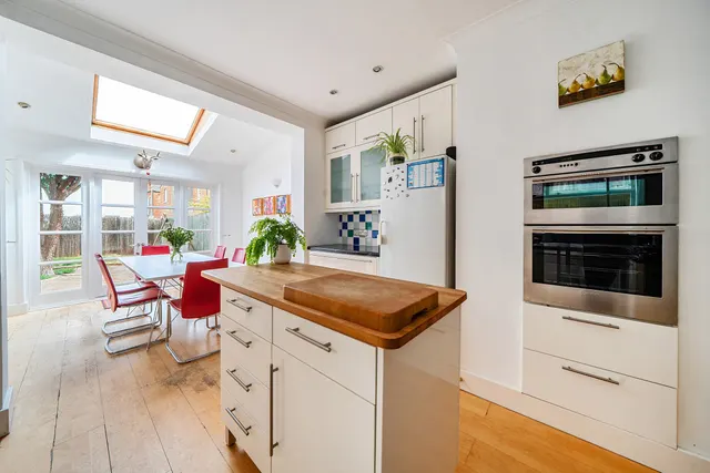 269 Acton Lane, London, photo 1