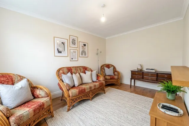 Lodge Causeway, Fishponds, BS16, photo 3
