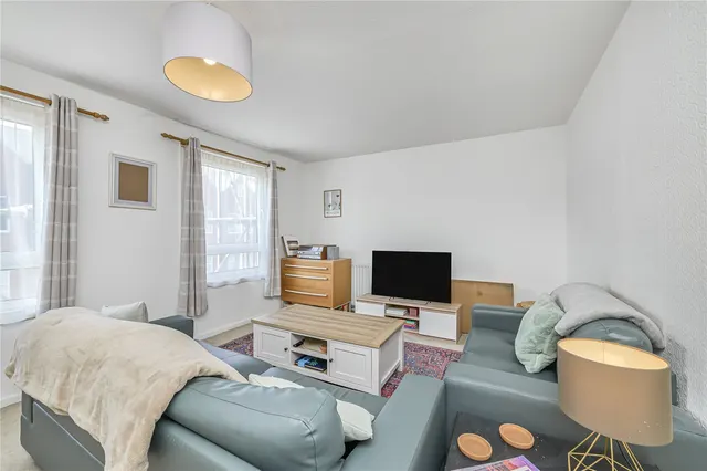 Photo 3 — Gaskarth Road, London, SW12