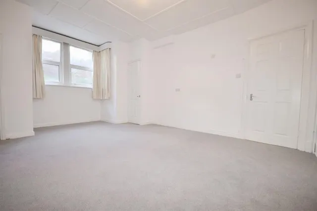 Photo 3 — Nelson Road, Hastings, East Sussex, TN34 3RX