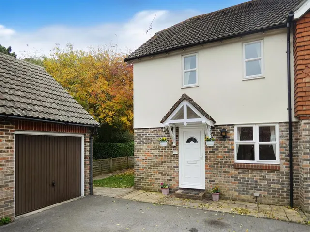 Jib Close, Littlehampton, photo 1