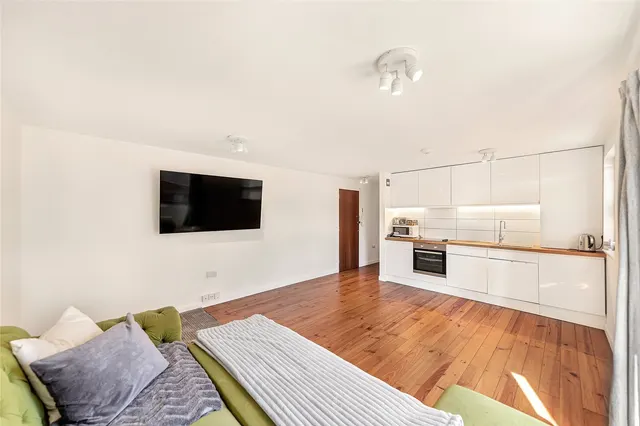 Mayfield Road, Shepherds Bush, W12, photo 2