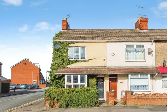 Ferndale Road, Swindon, photo 1