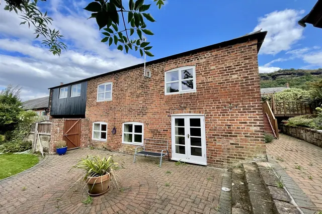 Chester Road, Frodsham, photo 1