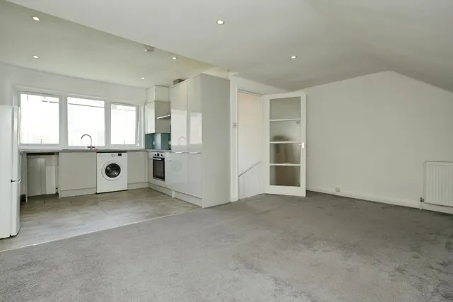 Lansdowne Street, Hove, BN3, photo 2