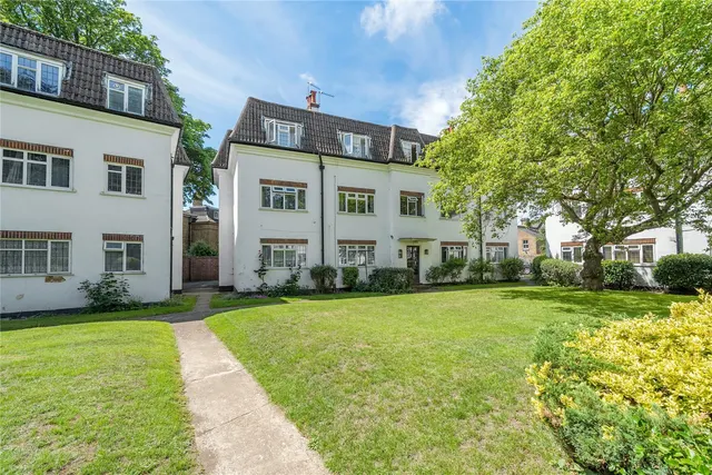 Photo 2 — Dainton Close, Bromley, BR1