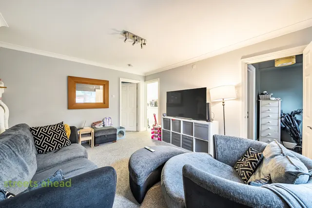 Addiscombe Road, Croydon, CR0, photo 1