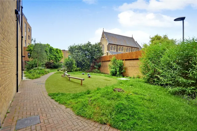 Blackwall Lane, Greenwich, London, SE10, photo 1