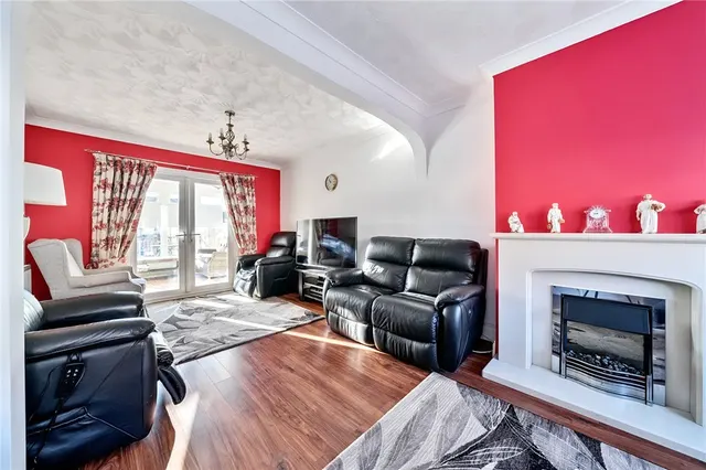 Photo 2 — Farnham Road, DA16