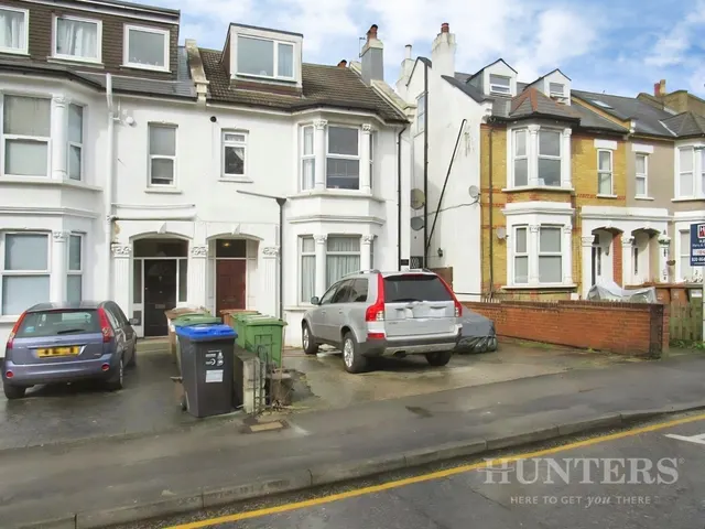 Cedar Road, South Sutton, SM2 5DJ, photo 1