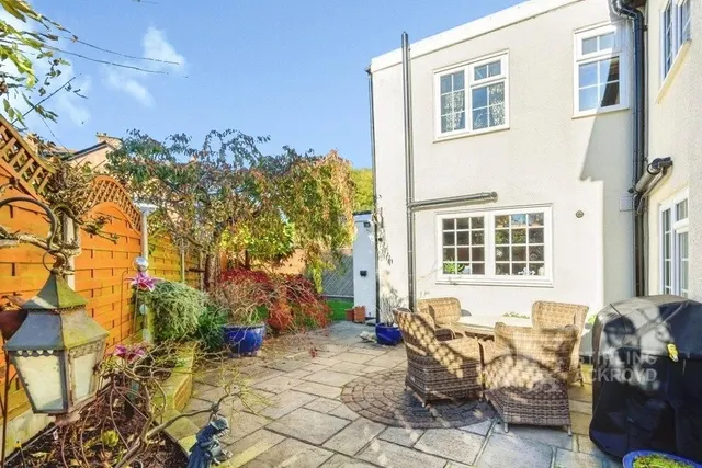 Camphill Road, West Byfleet, KT14, photo 1