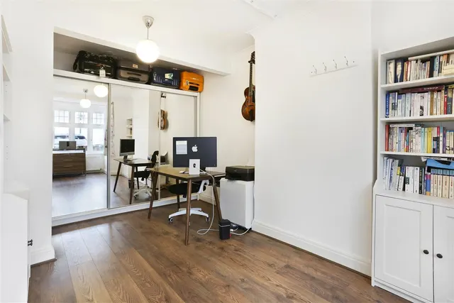 Hamilton Avenue, Cheam, SM3, photo 3