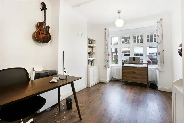 Hamilton Avenue, Cheam, SM3, photo 2