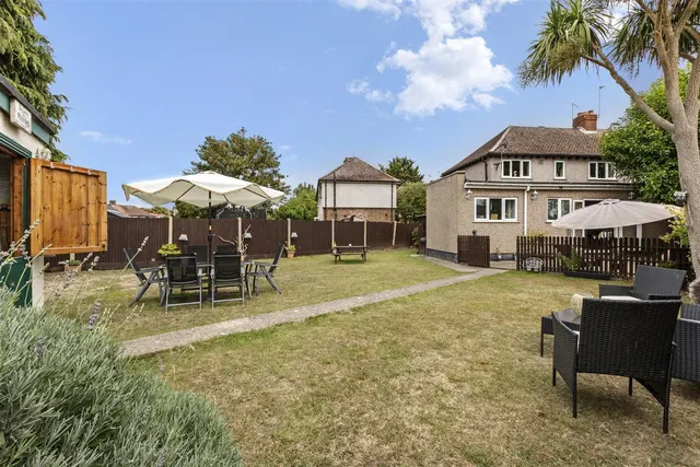 Thornton Close, West Drayton, photo 1