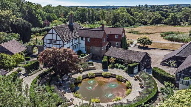 Tanyard Lane, Staplefield, Haywards Heath, West Sussex, RH17 6HH, photo 1