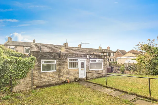 Wooller Road, Low Moor, Bradford, photo 1