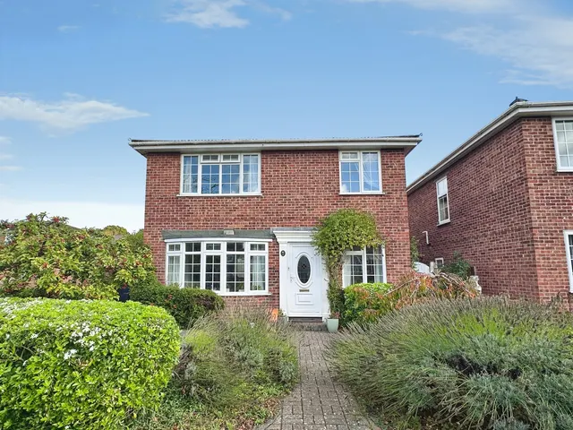 Spruce Way, Fleet, GU51, photo 1