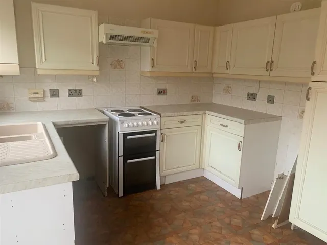 Photo 2 — Pimpernel Court, Gillingham, Dorset SP8 4UW