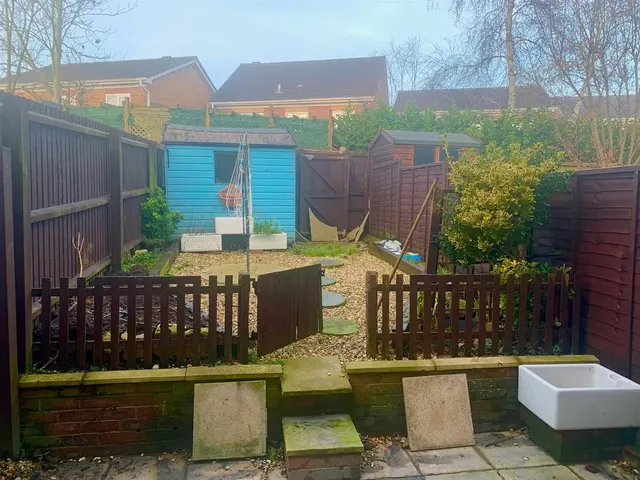 Photo 3 — Pimpernel Court, Gillingham, Dorset SP8 4UW