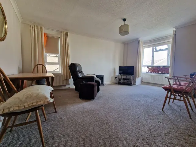 Photo 3 — Eastern Villas Road, Southsea, Hampshire, PO4