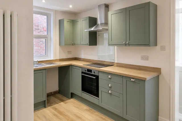 Devizes Road, Salisbury, SP2, photo 2