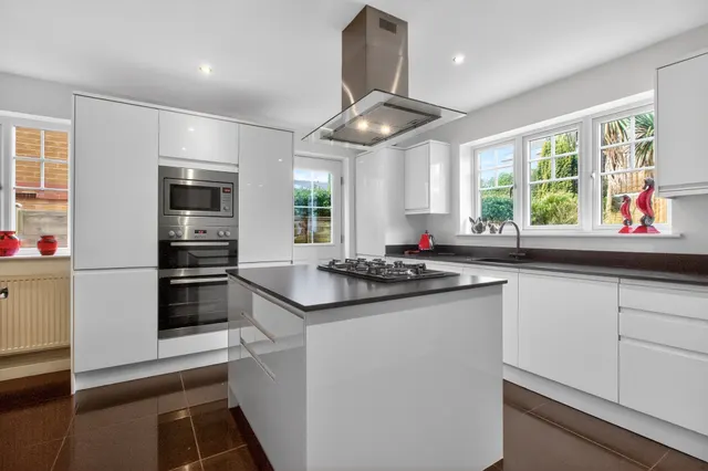 Turnberry Gardens, Wakefield, WF3, photo 3