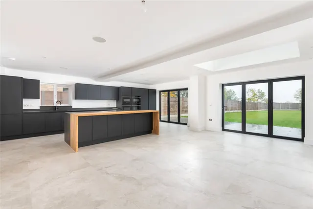Shefford Road, Meppershall, SG17, photo 2