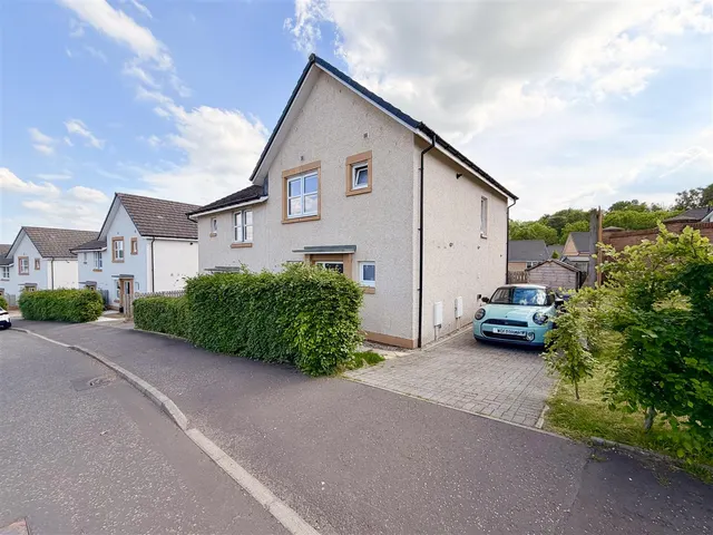 Castlehill Crescent, Ferniegair, Hamilton, ML3 7GN, photo 1