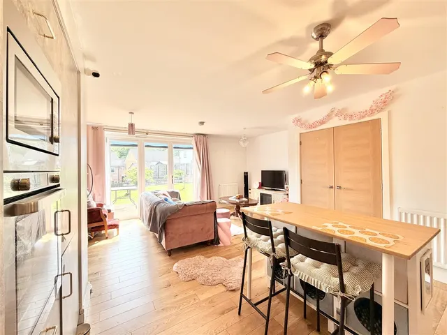Photo 2 — Castlehill Crescent, Ferniegair, Hamilton, ML3 7GN