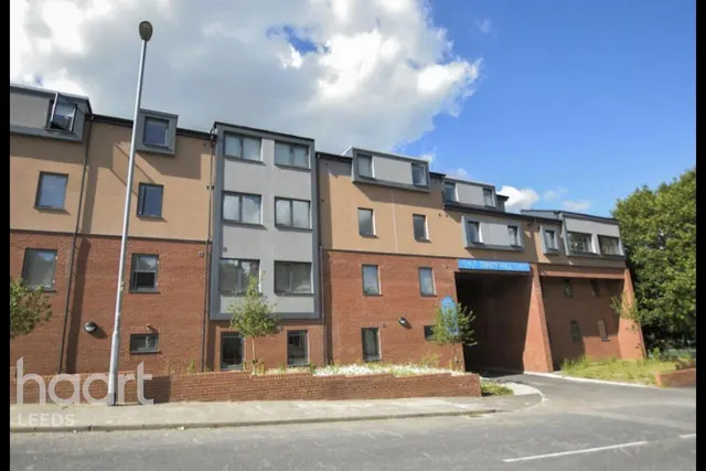 Holborn Approach, Leeds, LS6, photo 1