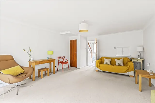 Photo 3 — Strawberry Hill Close, Twickenham, TW1 4PX