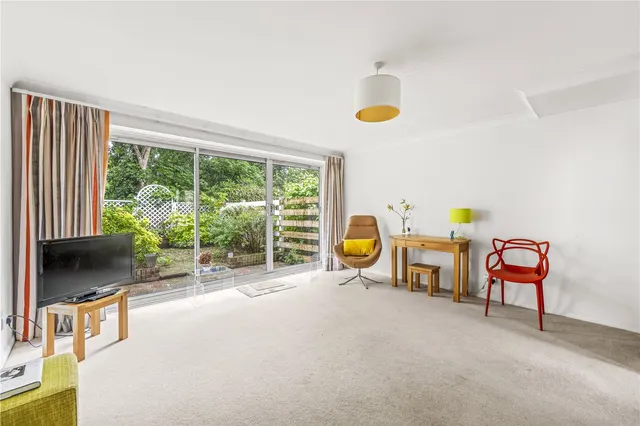 Photo 2 — Strawberry Hill Close, Twickenham, TW1 4PX