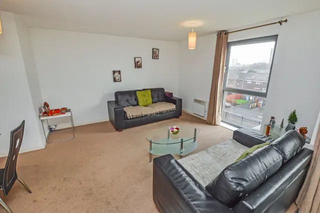 Elmira Way, Salford, M5, photo 1