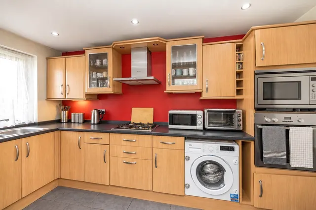 Knoll Crescent, Northwood Fees Apply, HA6, photo 1