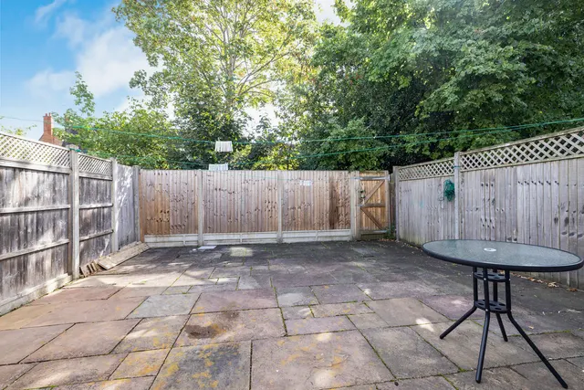 Knoll Crescent, Northwood Fees Apply, HA6, photo 3