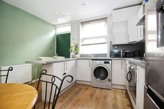 Photo 2 — Burley Lodge Terrace, Leeds