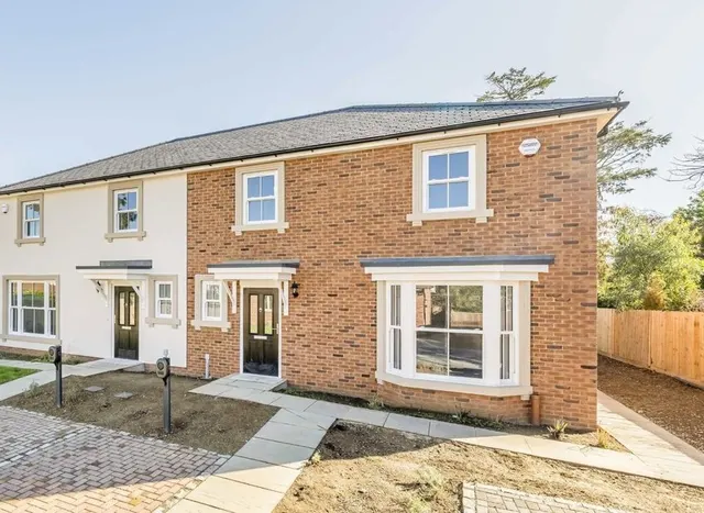 Orchard Road, Chessington, KT9, photo 1