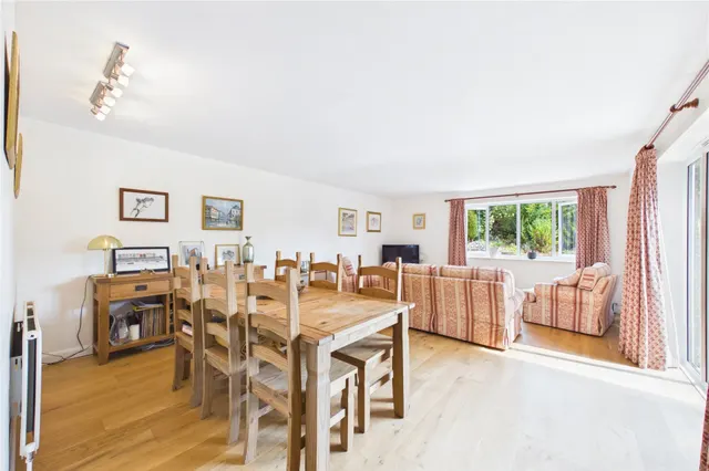 Bath Road, Woolhampton, RG7, photo 2