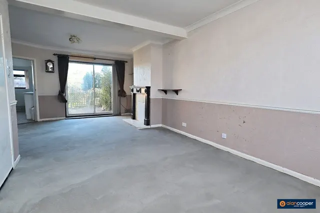 Oakdene Crescent, Weddington, CV10, photo 2