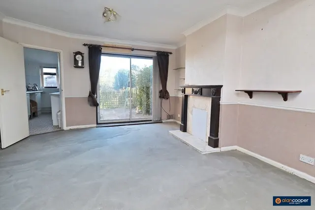 Oakdene Crescent, Weddington, CV10, photo 3