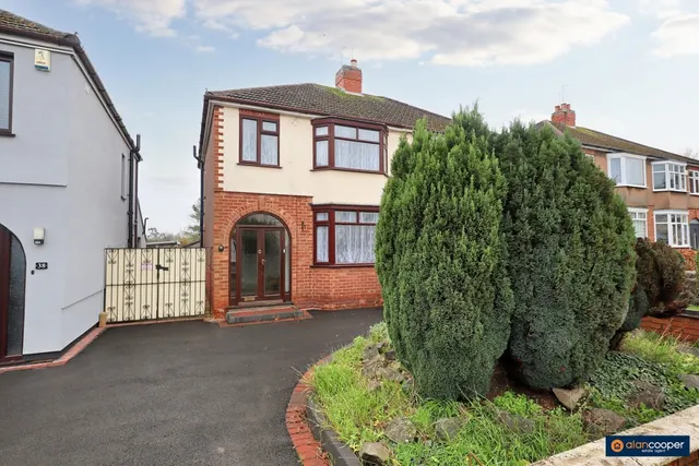 Oakdene Crescent, Weddington, CV10, photo 1