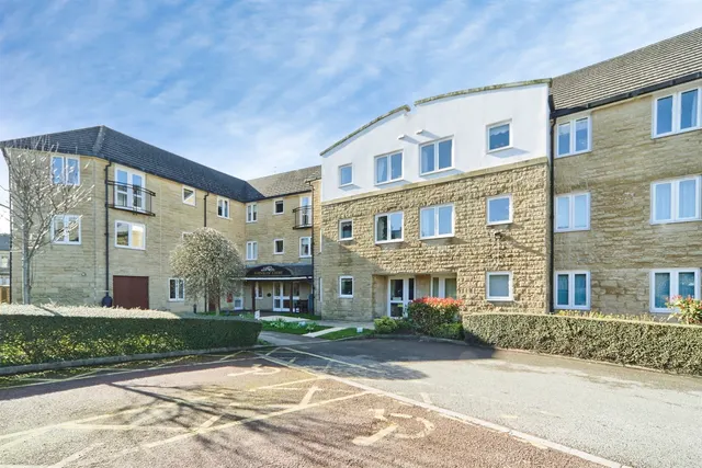 Oxford Avenue, Guiseley, LS20, photo 1