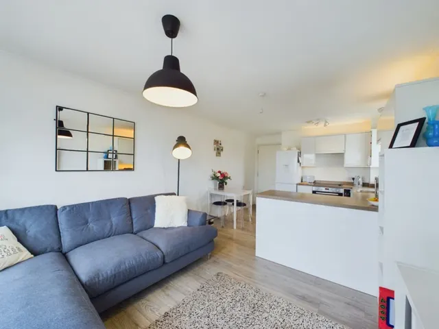 Admirals Way, Gravesend, DA12, photo 1