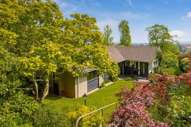 Beech Avenue, photo 1