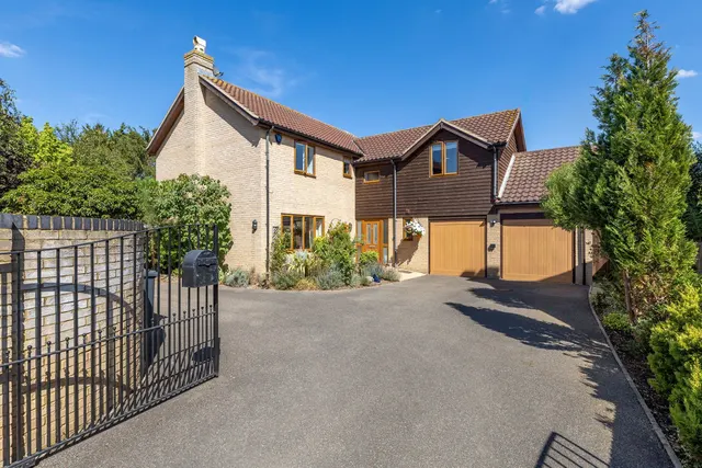 Moat Close, Colne, PE28, photo 1