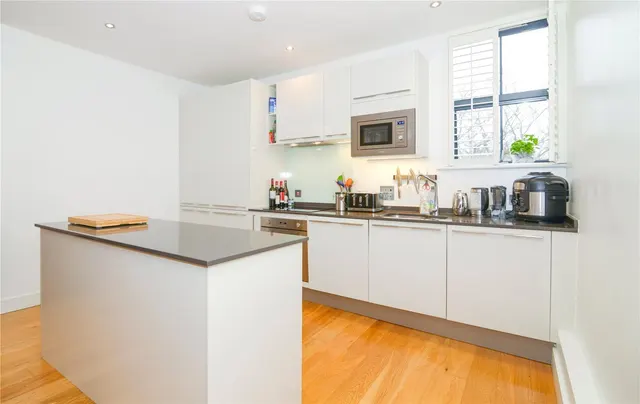 St. Georges Place, Twickenham, TW1, photo 2