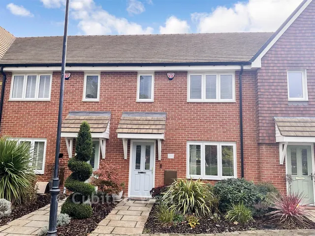 3 bedroom house, Stroudley Drive, Burgess Hill, RH15