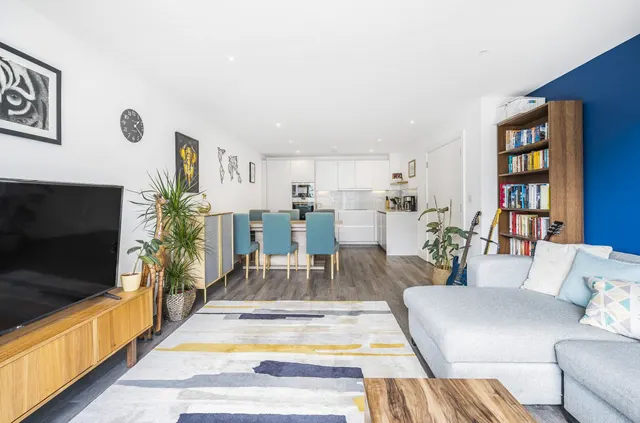 Gaumont Place, Streatham Hill, London, SW2, photo 1