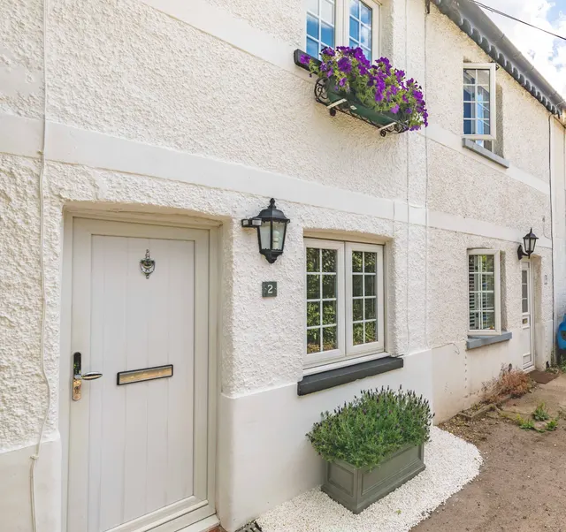 Albert Cottages, Clewer Hill Road, Windsor, Berkshire, SL4 4BT, photo 1