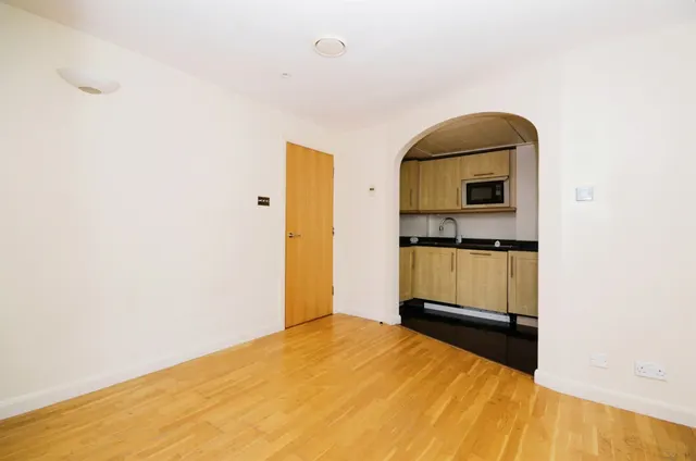 Lyon Road, Harrow, HA1, photo 1